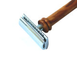 Razor with handle made of olive wood type &quot;K2&quot; M3