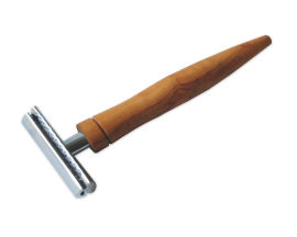 Razor with handle made of olive wood type "K2" M3