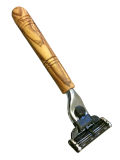 Razor with handle made of olive wood type "K2" FU
